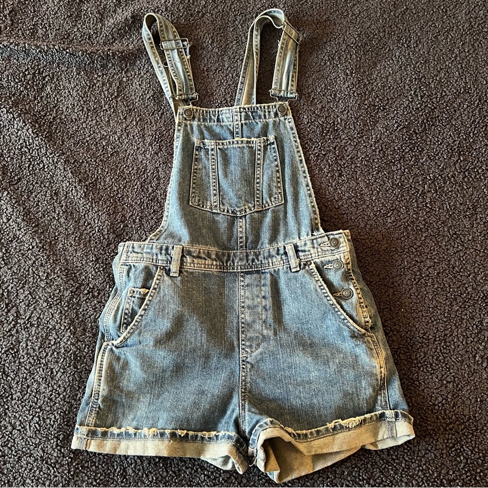 Topshop Denim Short Overalls in Light Blue Wash